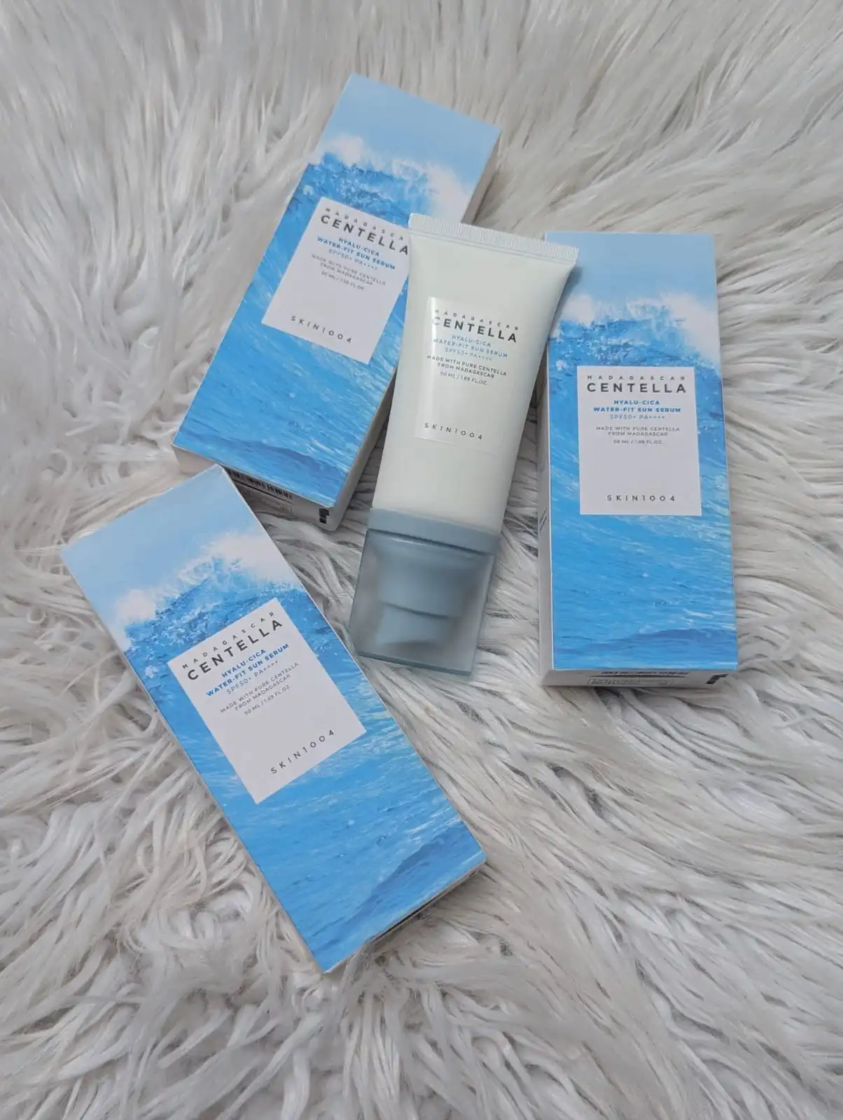 SKIN1004 Madagascar Centella Hyalu-Cica Water-Fit Sun Serum thumbnail 2