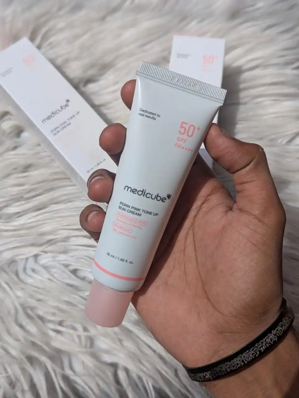 Medicube PDRN Pink Tone up Sun Cream thumbnail 3